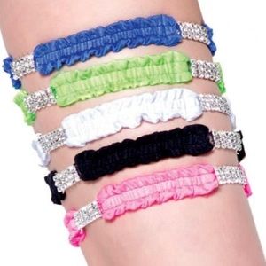 15/GR—Leg Garter With Rhinestone Connectors.